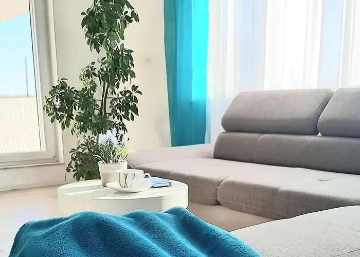 アパート Apartments